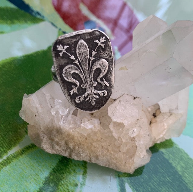 Fleur-de-Lis Ring